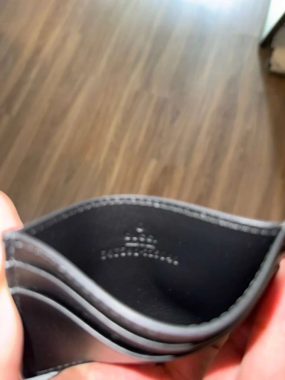 Gucci Black Leather Card Holder with Gold Logo Accent - Picture 3 of 3